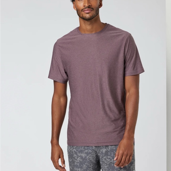 Vuori Mens Strato Tech Tee *NWT M/Elderberry Heather - Picture 2 of 6